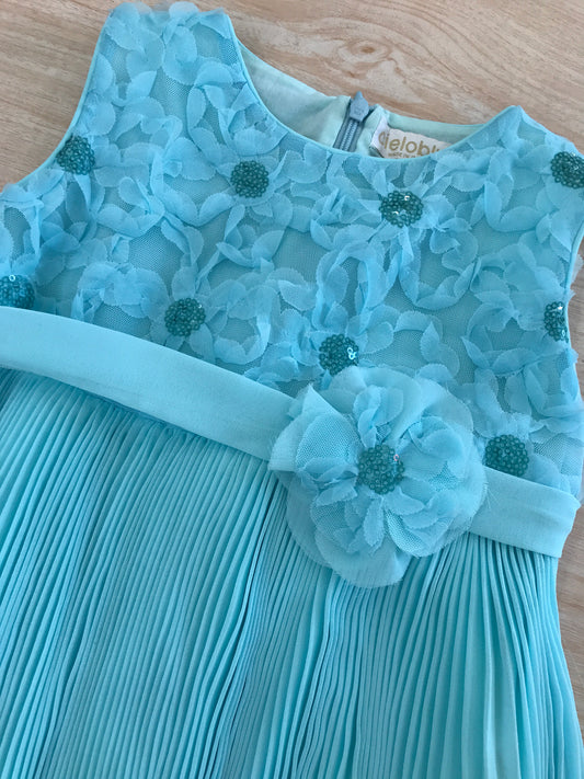 Abito Cielo Blu in cotone smanicato con fiori e pois con fascia in vita con fiore