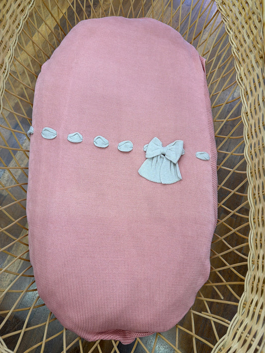 Coperta Baby Lord corallo con passanastro e fiocco tortora