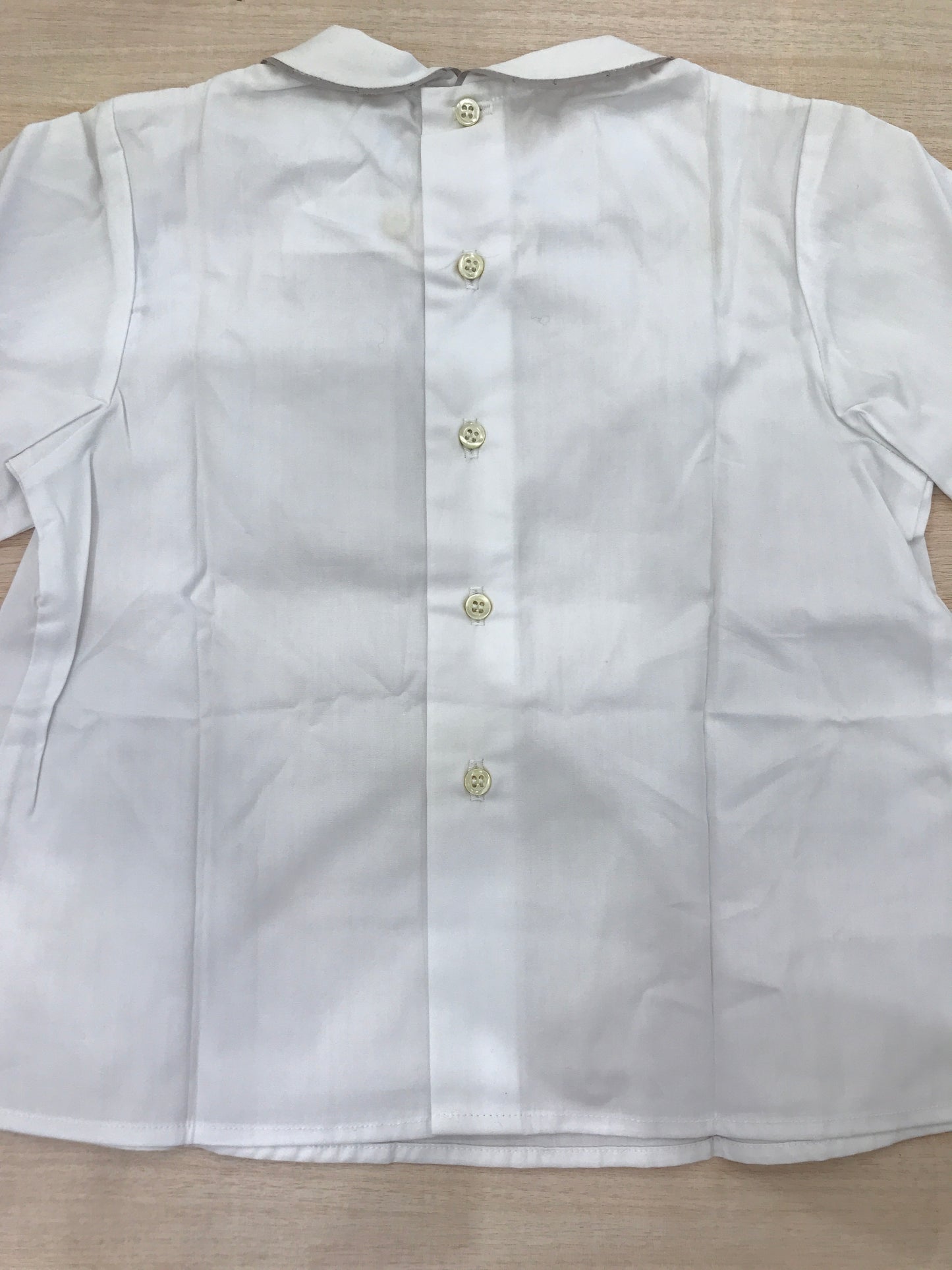 Camicia Bonpoint manica lunga in cotone con colletto tondo rifinito e bottoncini sul retro