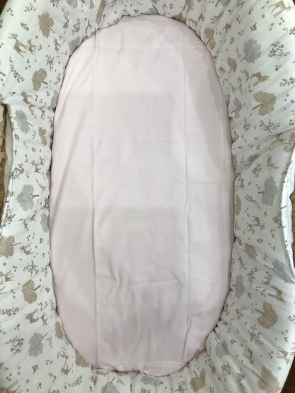 Coperta Baby Gi in cotone rosa con rifiniture in pizzo centrali