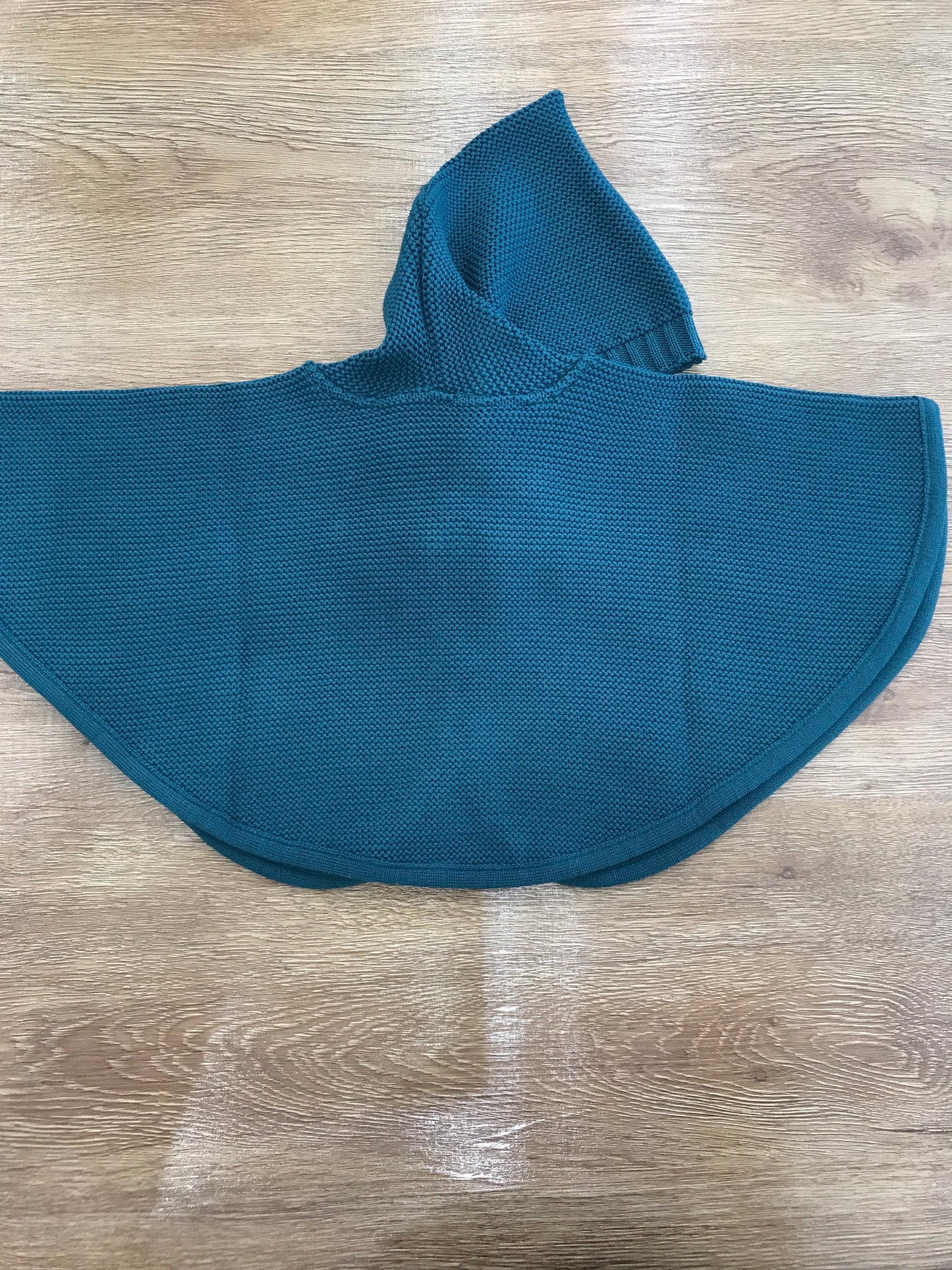 Mantella Baby Lord in lana verde scuro con cappuccio e fiocchetto sul davanti