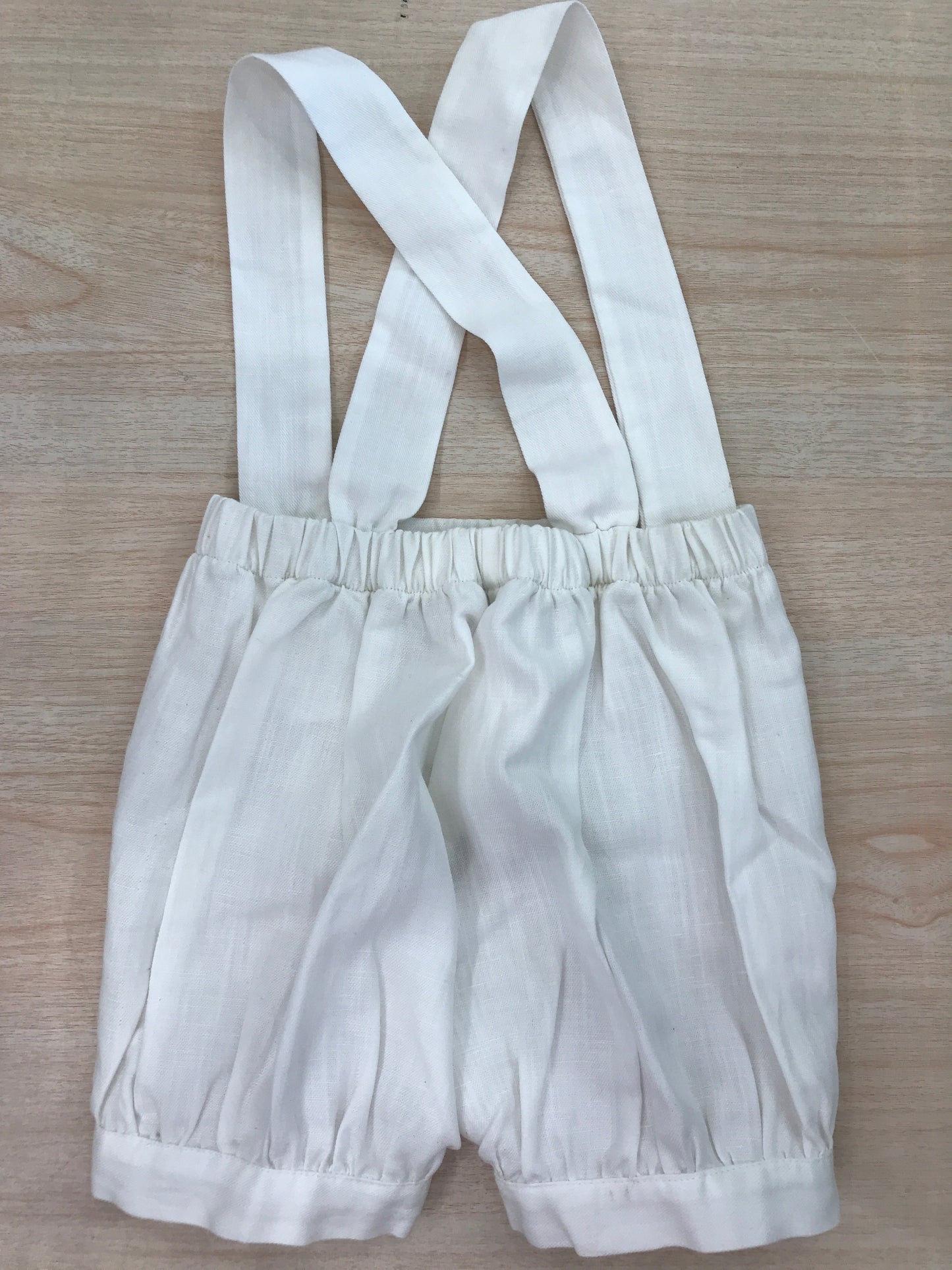 Pantalone Colibrì in lino bianco con bretelle a sbuffo
