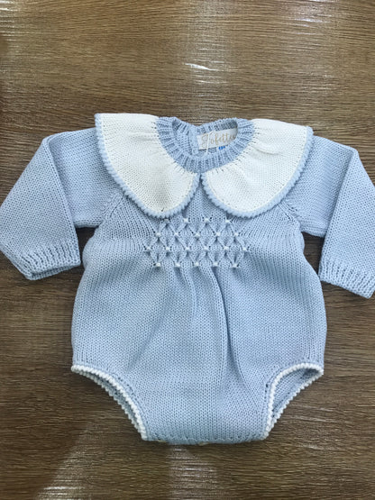 Pagliaccetto Fofettes in lana con colletto bianco e lavorazione di punto smock sul davanti