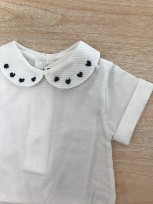 Body Jo Milano mezza manica con colletto tondo con cuoricini blu ricamati sul davanti