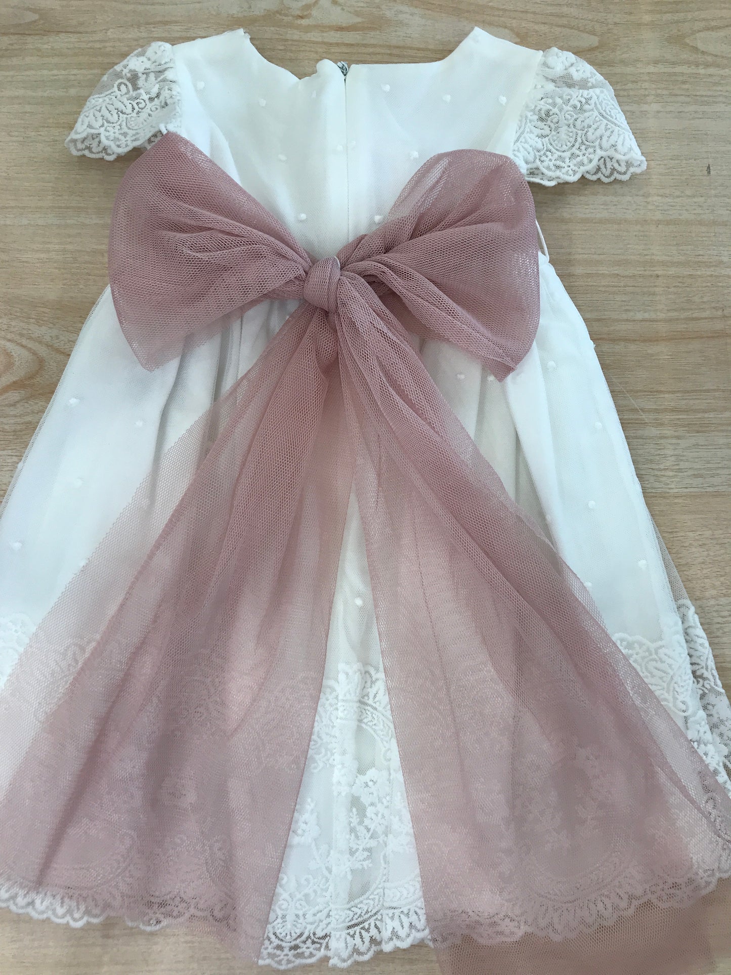 Abito Paz Rodriguez in cotone con tulle con rifiniture in pizzo con fascia in vita con fiori