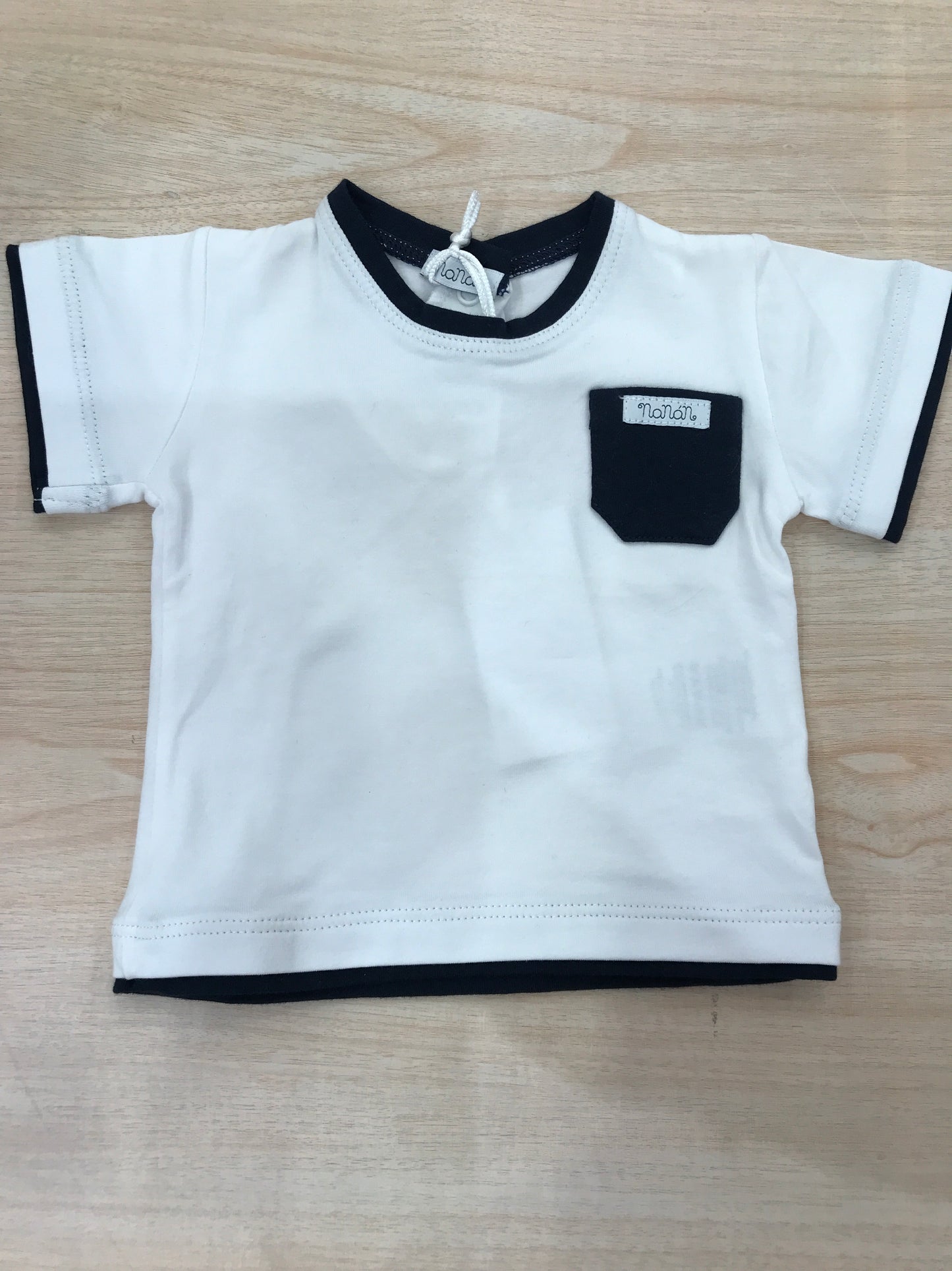 T-shirt Nanan mezza manica in cotone bianca con rifiniture in blu scuro