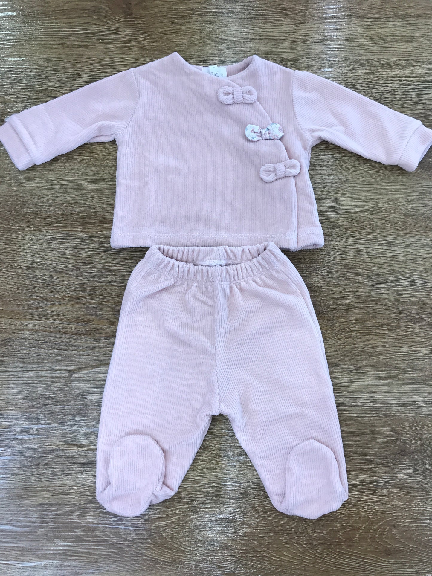 Tutina Nanan due pezzi ciniglia a costine rosa antico con apertura trasversale con fiocchetti