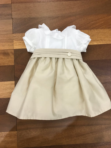 Abito Le Bebè in saten con corpetto bianco spallina a sbuffo e collo con rusche e gonna in beige con fascia con fiocco sul retro