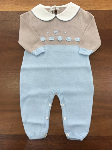 Tutina Baby Lord in filo manica lunga bicolore celeste e tortora con collo tondo bianco con passanastro e fiocco ricamato a mano