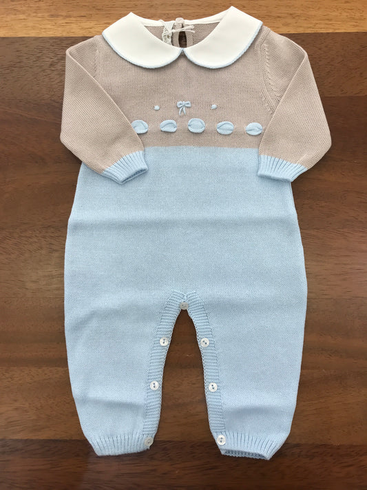 Tutina Baby Lord in filo manica lunga bicolore celeste e tortora con collo tondo bianco con passanastro e fiocco ricamato a mano