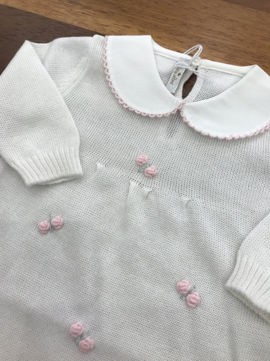 Tutina Baby Lord in filo manica lunga bianca con collo tondo con rose rosa lavorate a mano