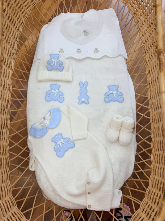 Coordinato nascita Baby Lord in lana con orsetti e coniglietti a pois