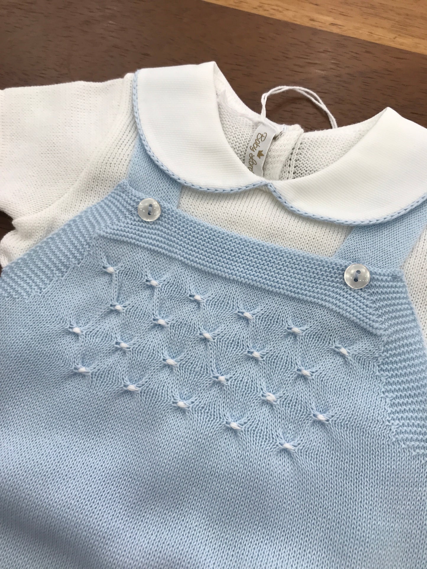 Salopette e Maglietta Baby Lord in filo celeste e bianco mezza manica con lavorazione di punto smock