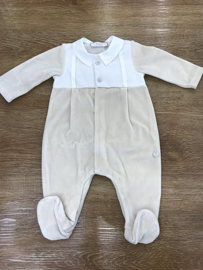 Tutina Paz Rodriguez intera in ciniglia beige con corpetto decorato da finta camicia con ricami