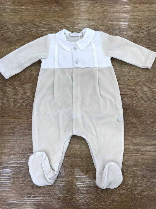 Tutina Paz Rodriguez intera in ciniglia beige con corpetto decorato da finta camicia con ricami