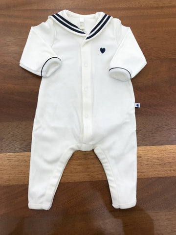 Tutina Petit Bateau in cotone bianca con collo marinaretto blu