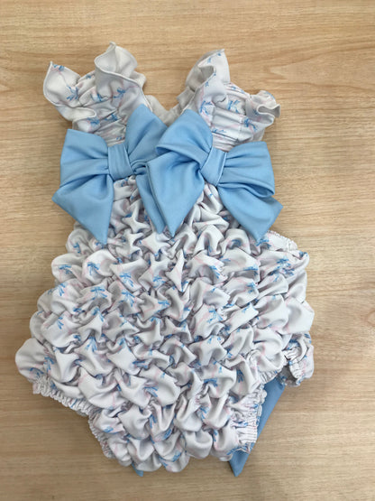 Costume Fofettes con fiorellini celesti e fiocchi sul davanti e sul retro