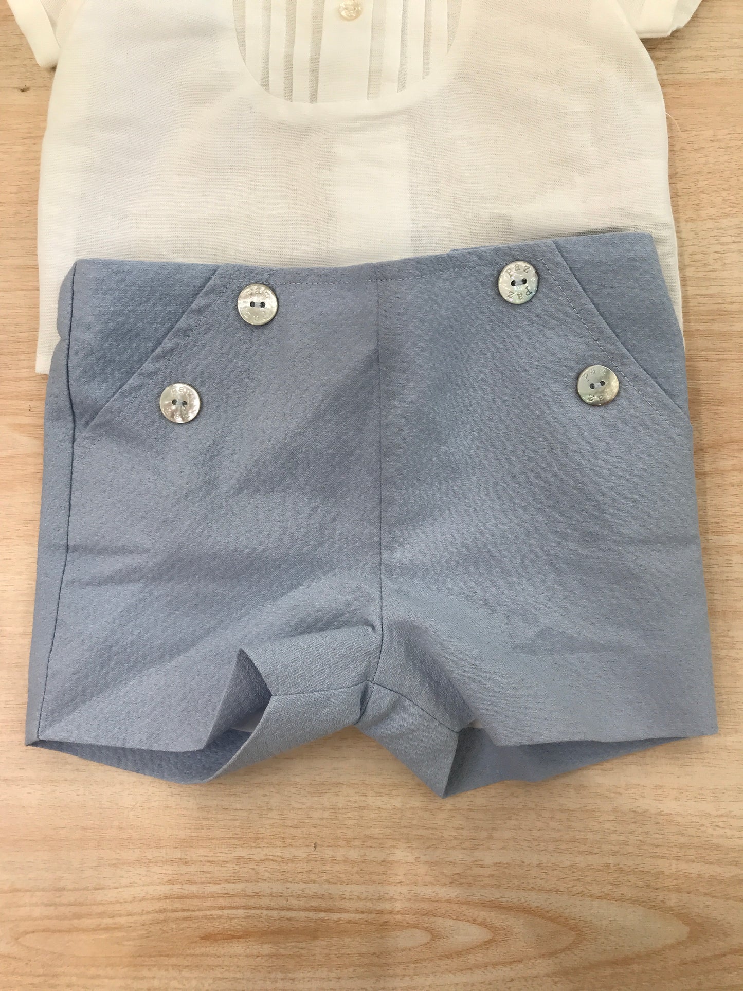 Completo Paz Rodriguez in cotone camicia mezza manica con papillon al colletto con pieghe con pantalone corto