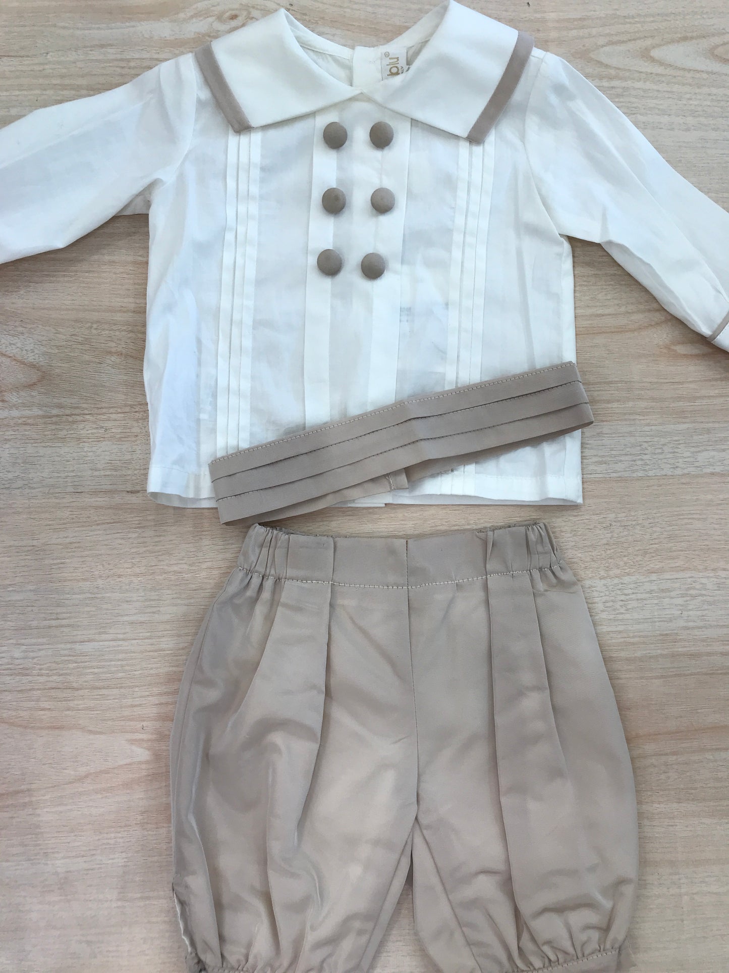 Completo Cielo Blu camicia manica lunga panna con rifiniture tortora con pantalone a sbuffo e fascia con pieghe