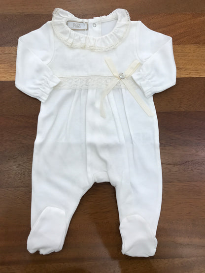 Tutina Paz Rodriguez in cotone bianca manica lunga con piedini con collo con rusche in lino con corpetto in lino con pizzo e fiocchetto