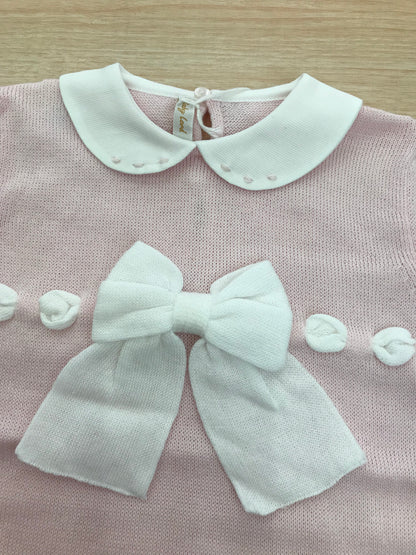 Pagliaccetto Baby Lord in filo mezza manica con colletto bianco con pois rosa e fiocco con passanastro bianco sul davanti