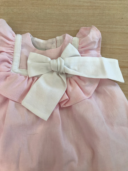 Completo Fofettes in cotone rosa abitino con rusche smanicato con collo marinaretto e fiocco laterale con culotte