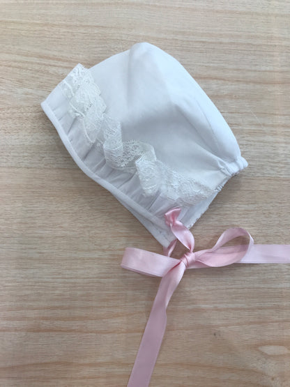 Cuffia Belan in cotone con pizzo e fiocco rosa