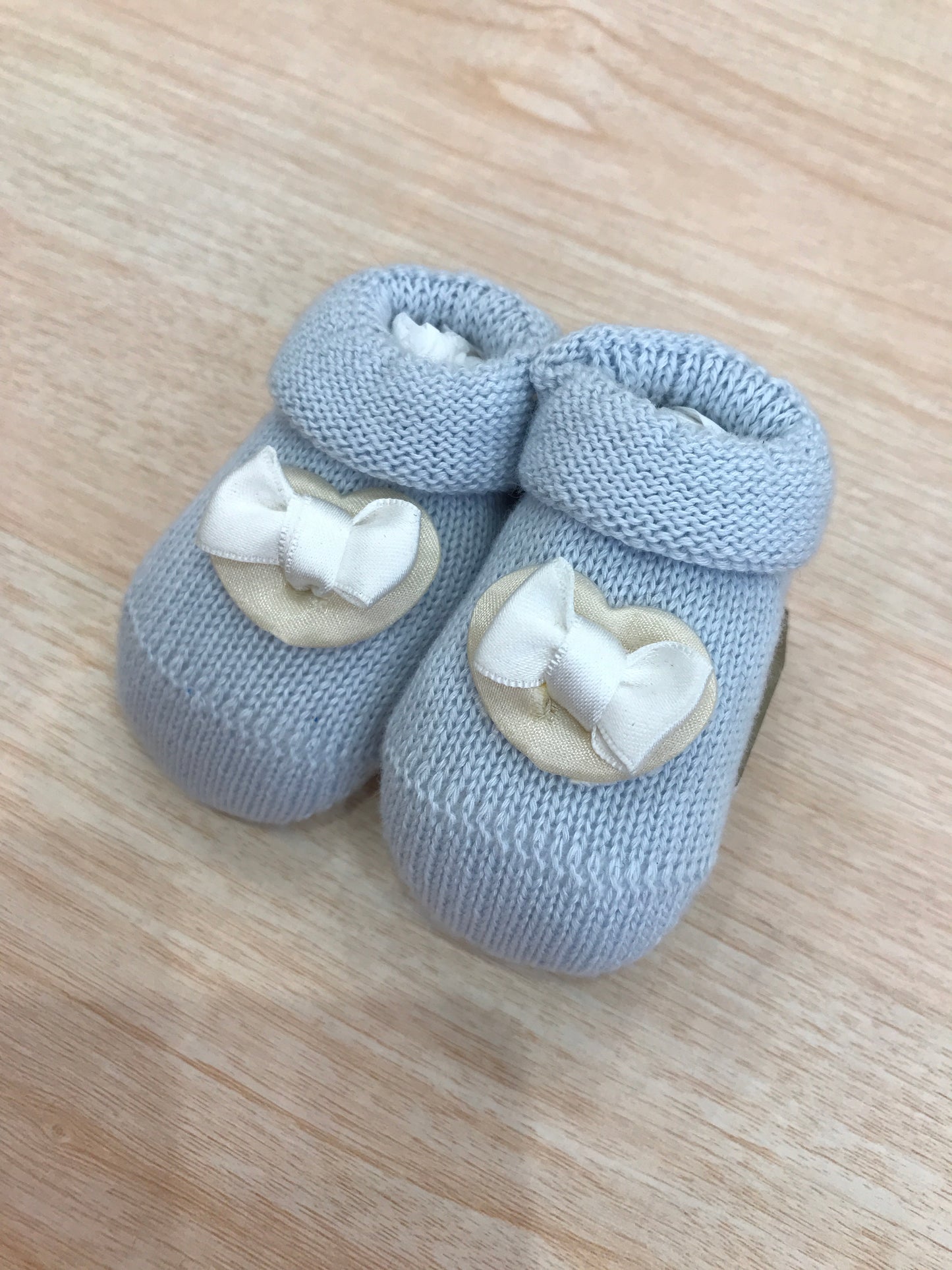 Babbucce Baby Lord in filo celeste con fiocco e cuore