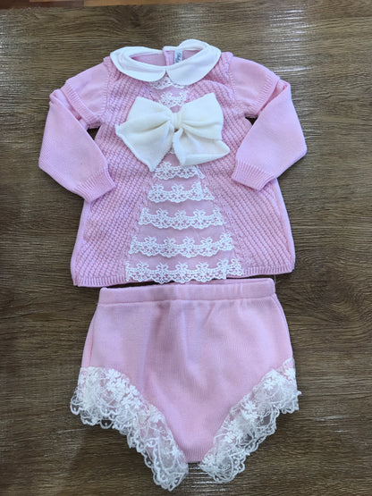 Completo Bebè di almy in lana due pezzi rosa con pizzo e fiocco sul davanti con culotte abbinata