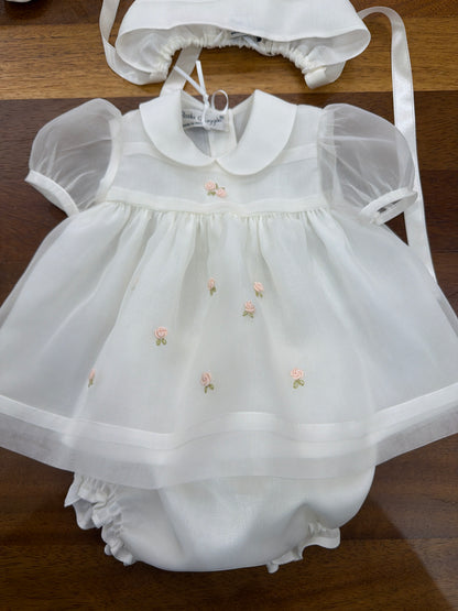 Abitino Piccola Giuggiola in organza in seta panna con culotte con roselline ricamate