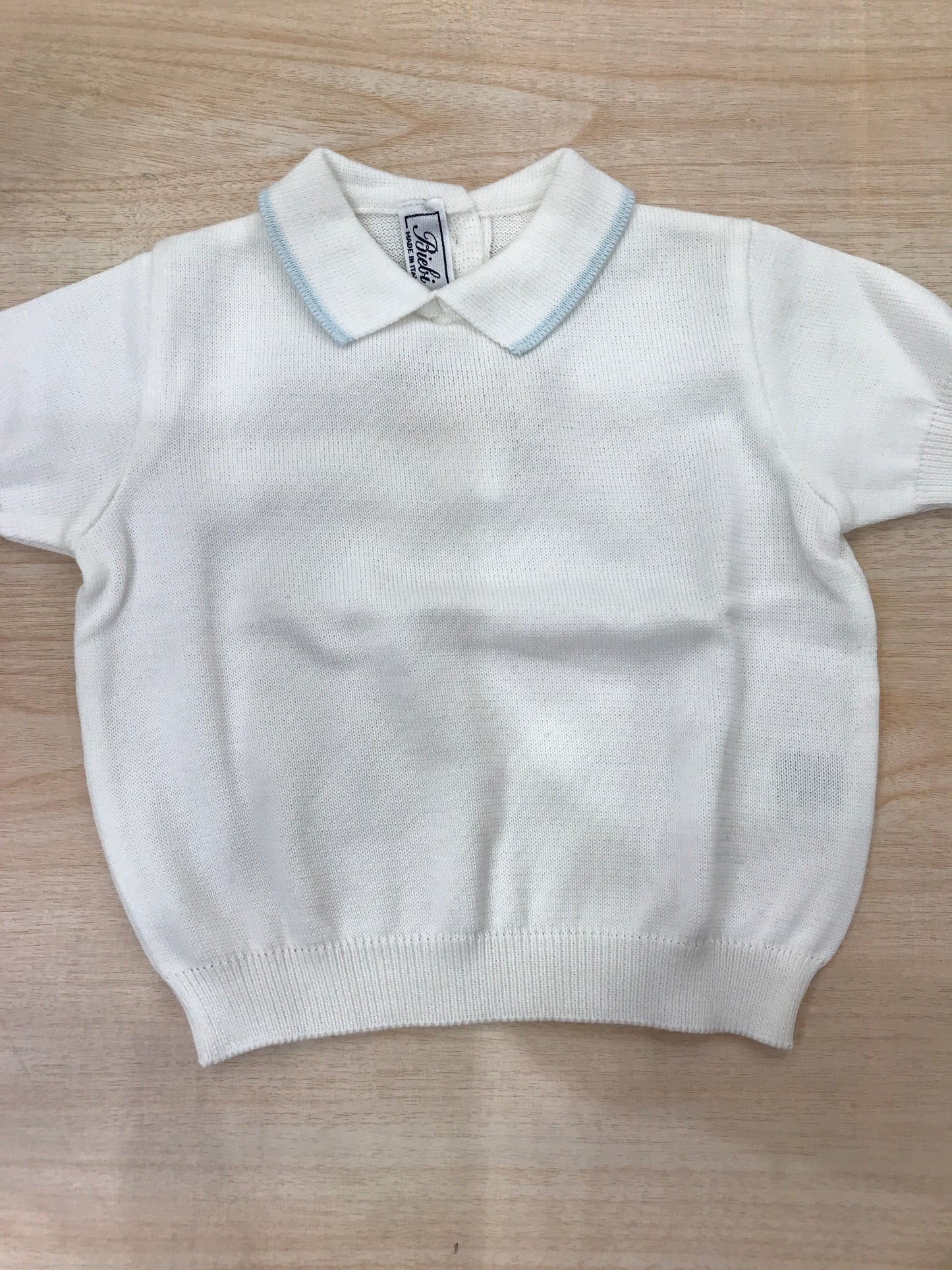 T-shirt Biebi in filo mezza manica bianca con collo a punta rifinito in celeste