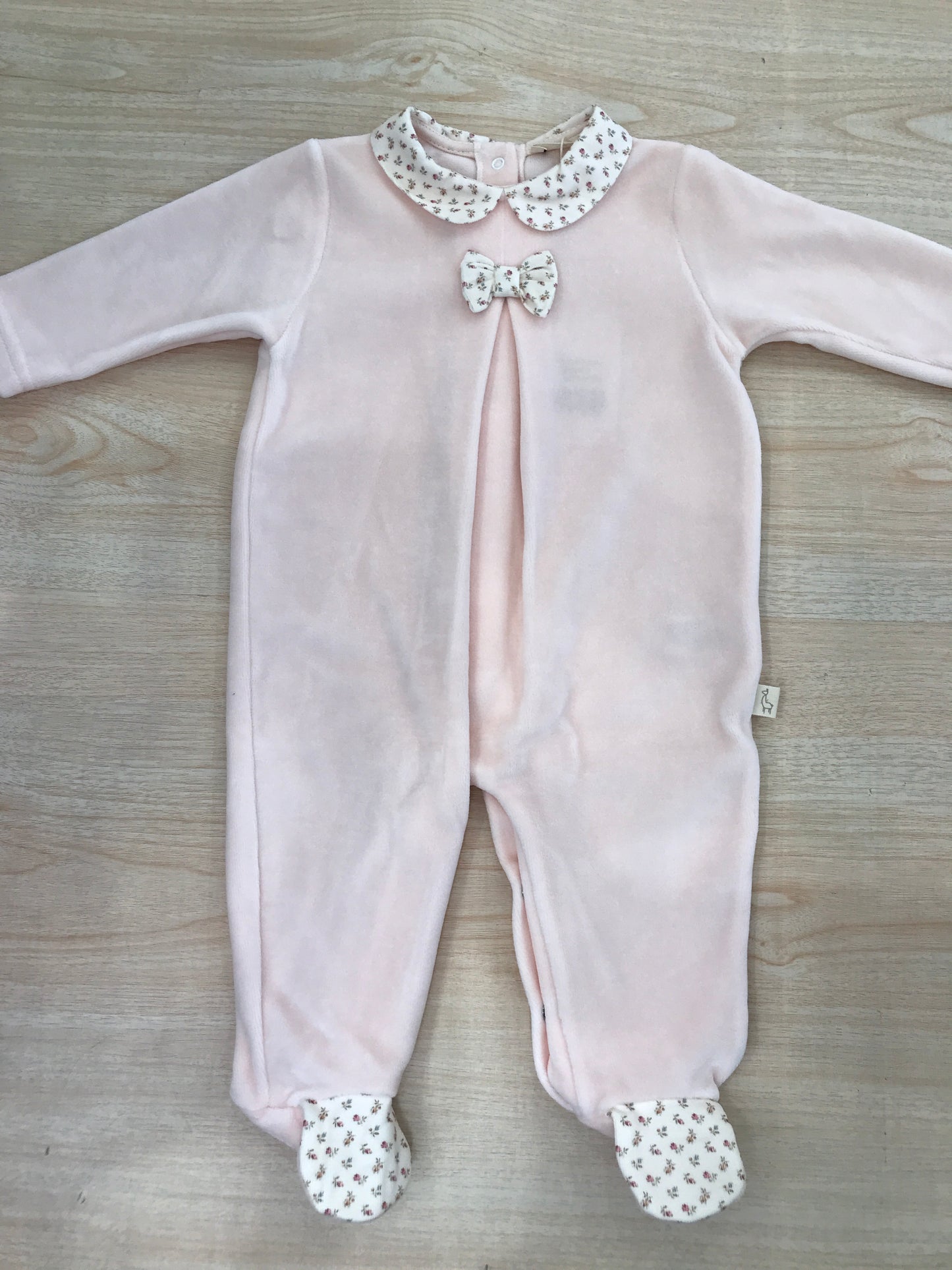 Tutina Baby Gi in ciniglia rosa antico intera con colletto e fiocchetto floreale anche sui piedini
