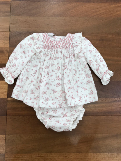 Abitino Paz Rodriguez caldo cotone manica lunga collo con punto smock rosa rivestito da fiori rosa, con gonna ampia e culotte abbinata