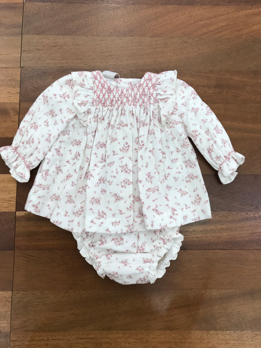 Abitino Paz Rodriguez caldo cotone manica lunga collo con punto smock rosa rivestito da fiori rosa, con gonna ampia e culotte abbinata