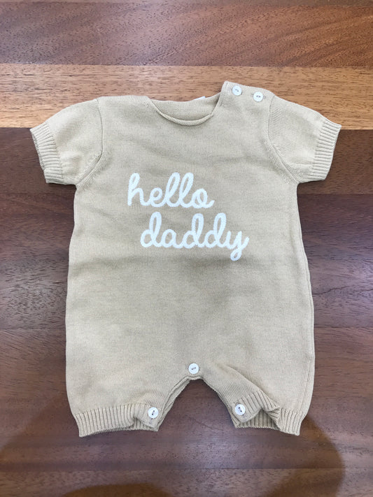 Pagliaccetto Nanan in filo beige mezza manica con scritta ricamata "Hello Daddy"