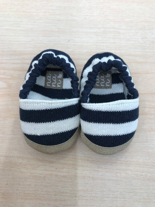 Scarpe Nanan in cotone con elastico sul retro a righe bianche e blu con suola beige estive