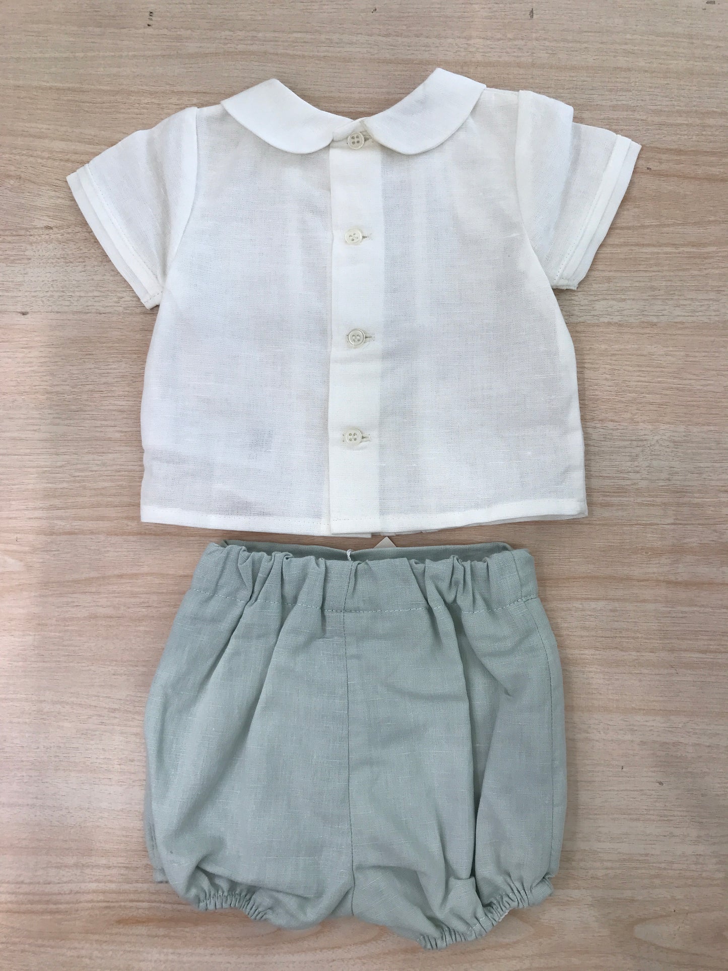 Completo Paz Rodriguez in cotone camicia mezza manica con pieghe sul davanti con pantalone corto con bottoncini