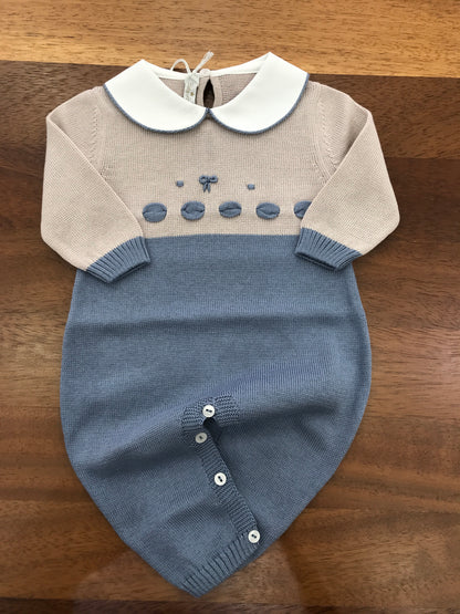 Tutina Baby Lord in filo tortora e avio manica lunga con passanastro fiocchetti e pois ricamati a mano