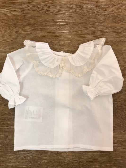 Camicia in caldo cotone con collettone con pizzo panna