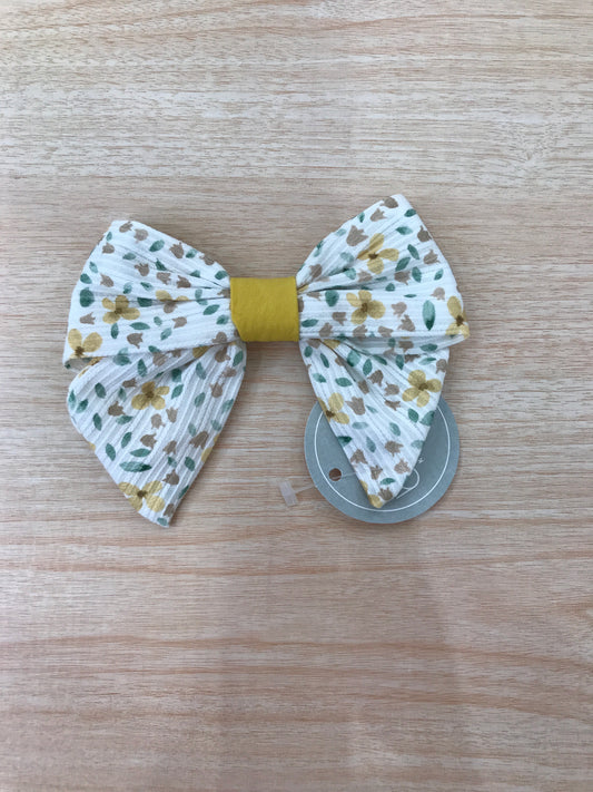 Fermaglio Belan in cotone bianco con fiorellini