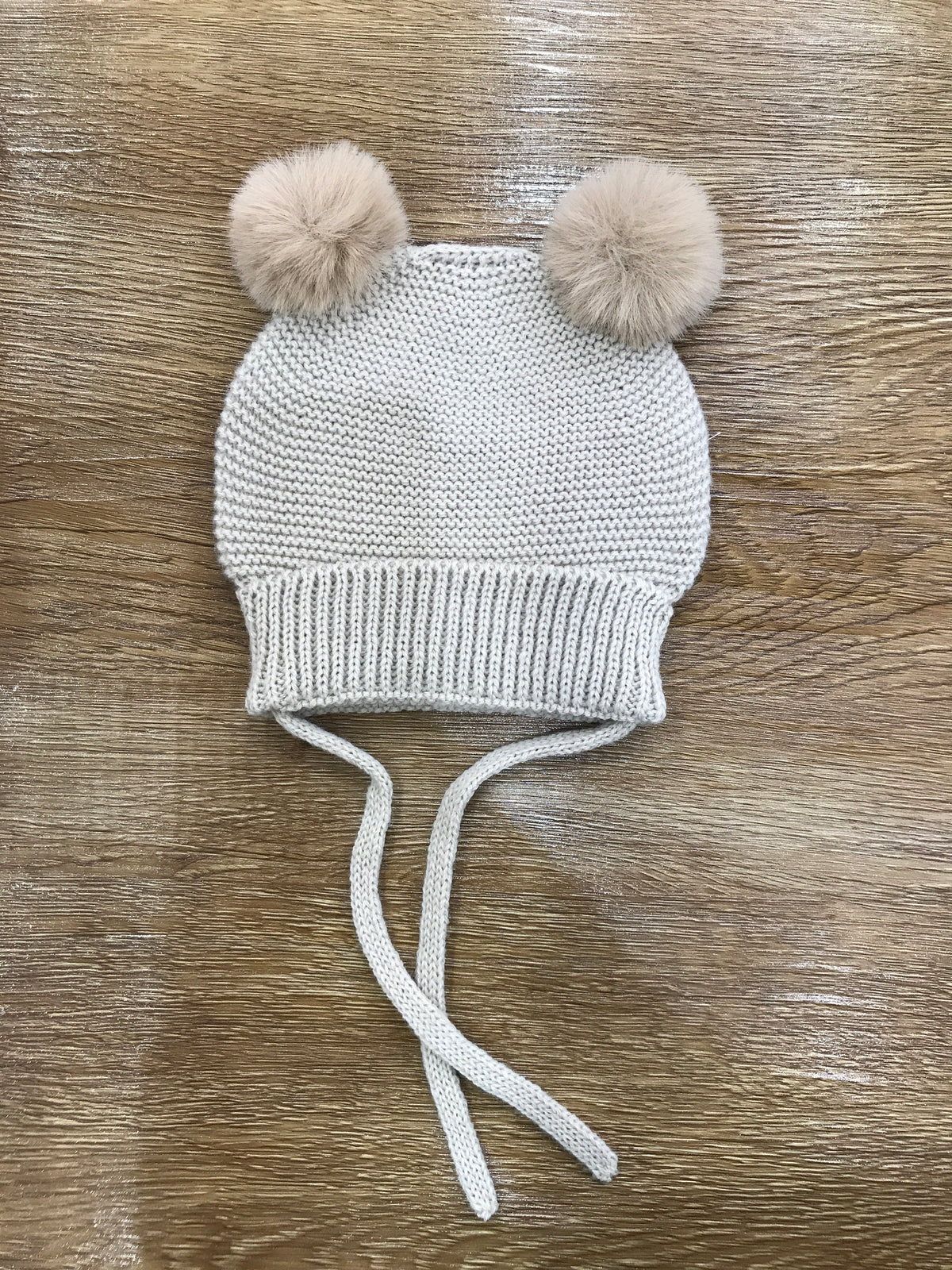 Cappello PCS con lacci per fiocchetto e pon pon