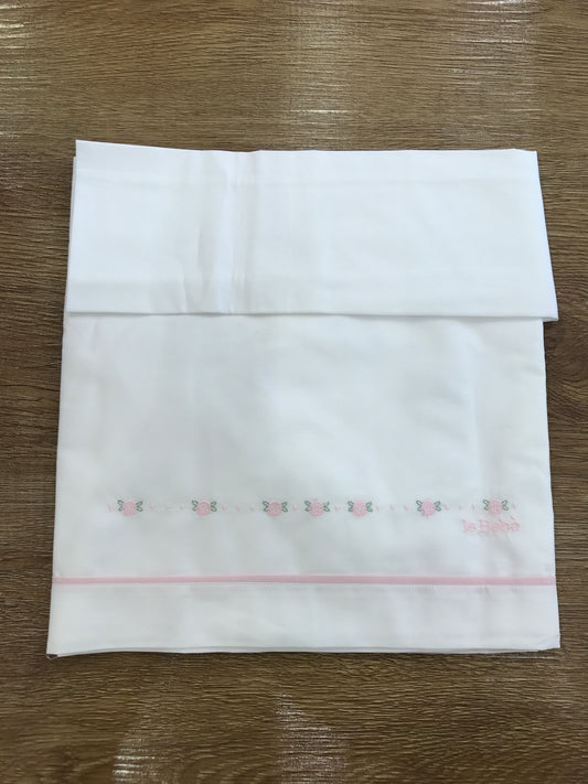 Lenzuolo Le Bebè in cotone bianco con rose ricamate e rifiniture in rosa