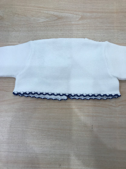 Cardigan Paz Rodriguez in filo bianco con bordo smerlato blu scuro
