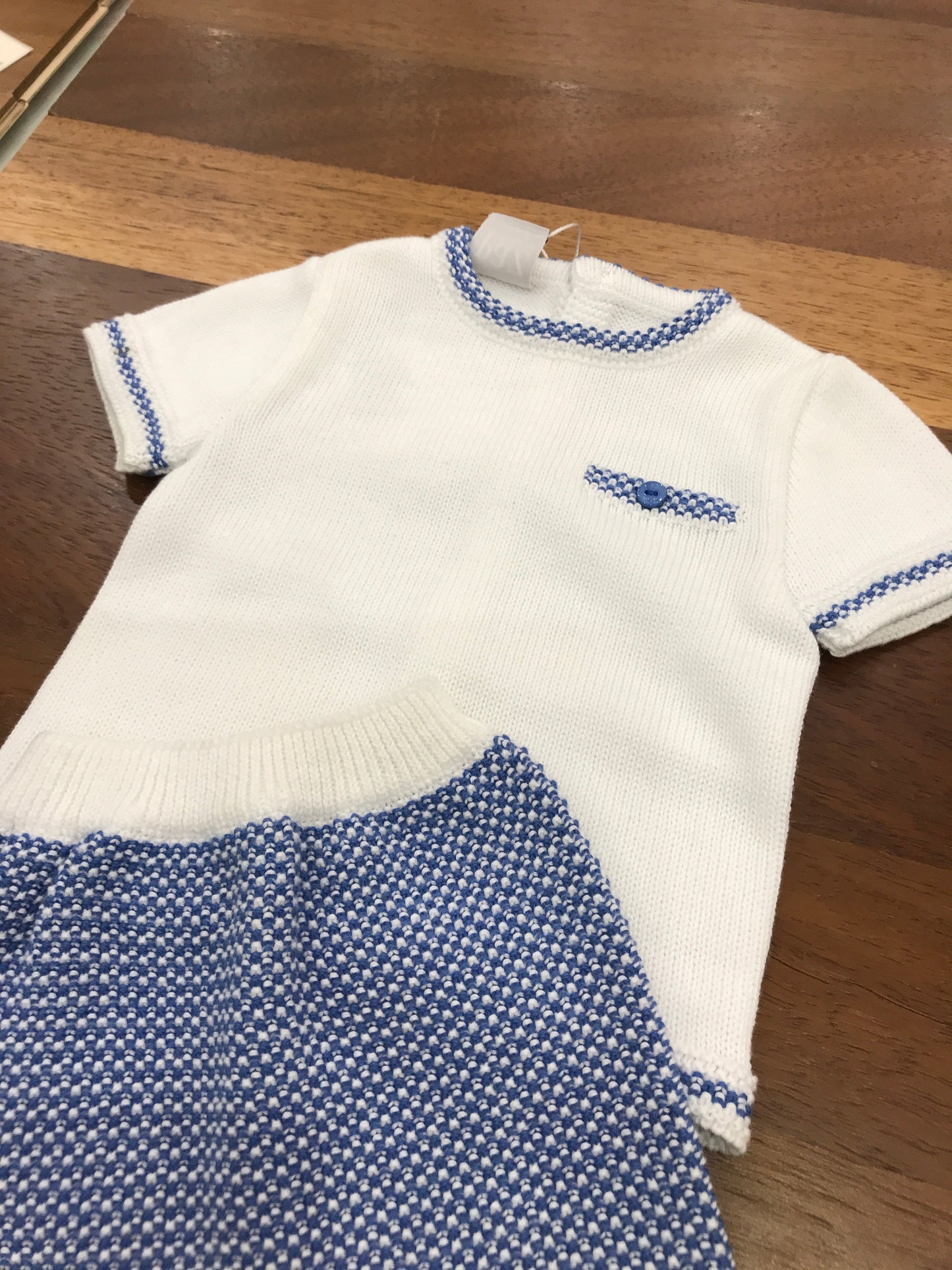 Completo Paz Rodriguez in filo due pezzi bianco e blu mezza manica con finta tasca sul petto pantalone corto