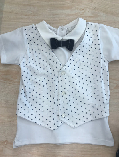 Completo Coccodè t-shirt mezza manica con finto gilet a pois con fiocchetto applicato sul davanti con bermuda a righe
