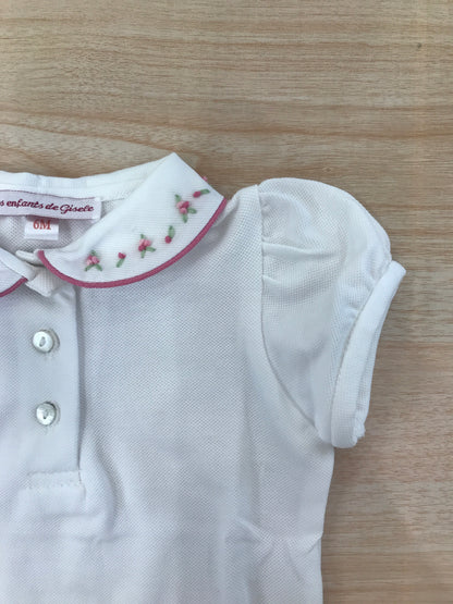 T-Shirt Les Enfants de Gisele  in cotone mezza manica a sbuffo con colletto dal profilo rosa con roselline ricamate su di esso