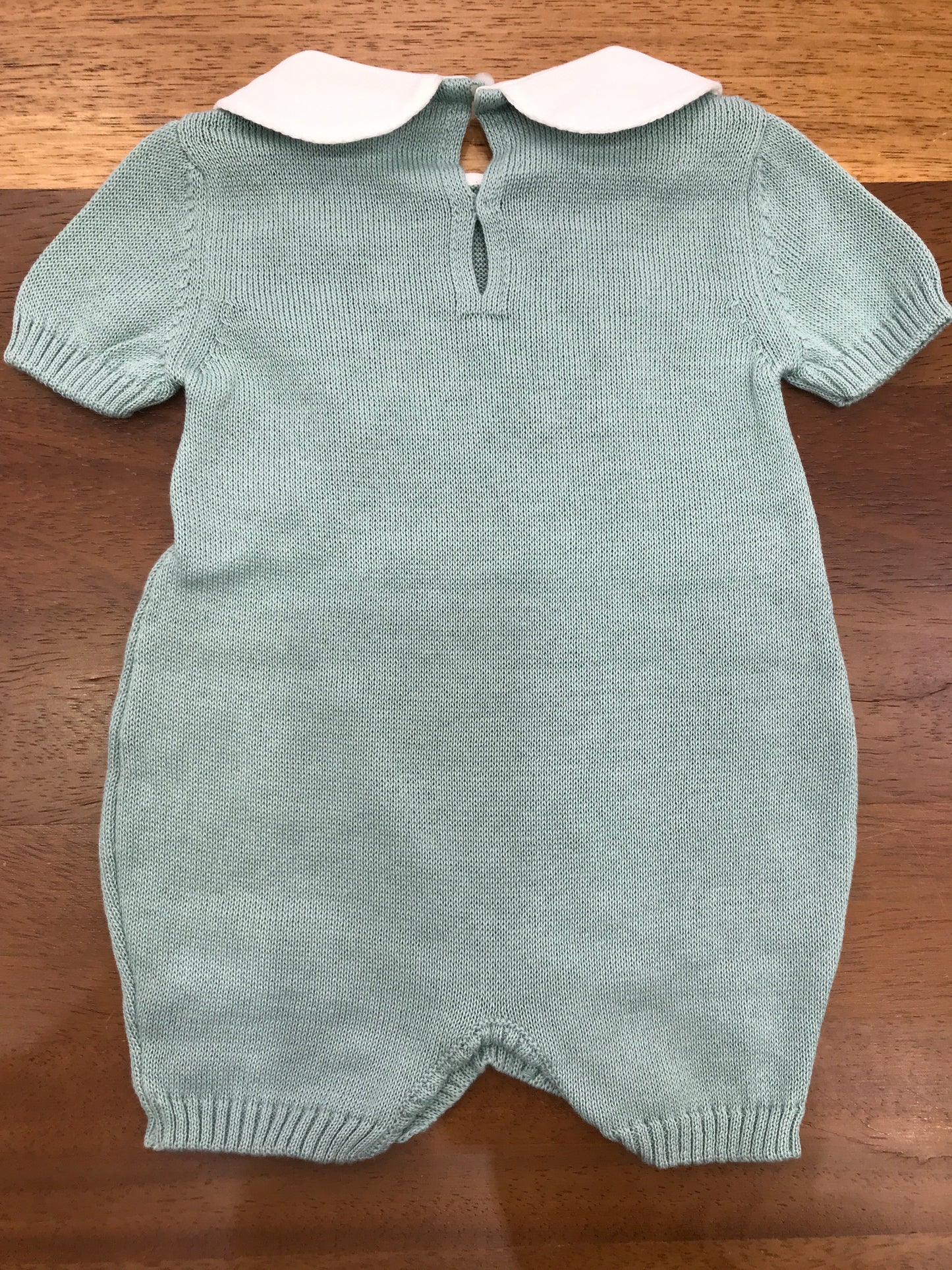 Pagliaccetto Baby Lord in filo mezza manica collo tondo bianco lavorazione di punto smock bianco sul petto