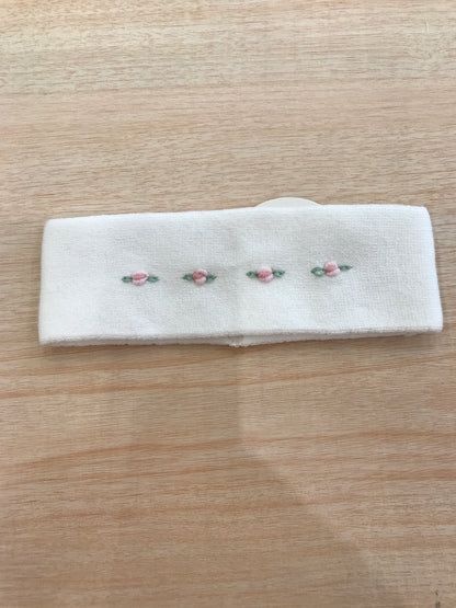 Fascia Baby Lord in filo bianco con roselline ricamate al centro