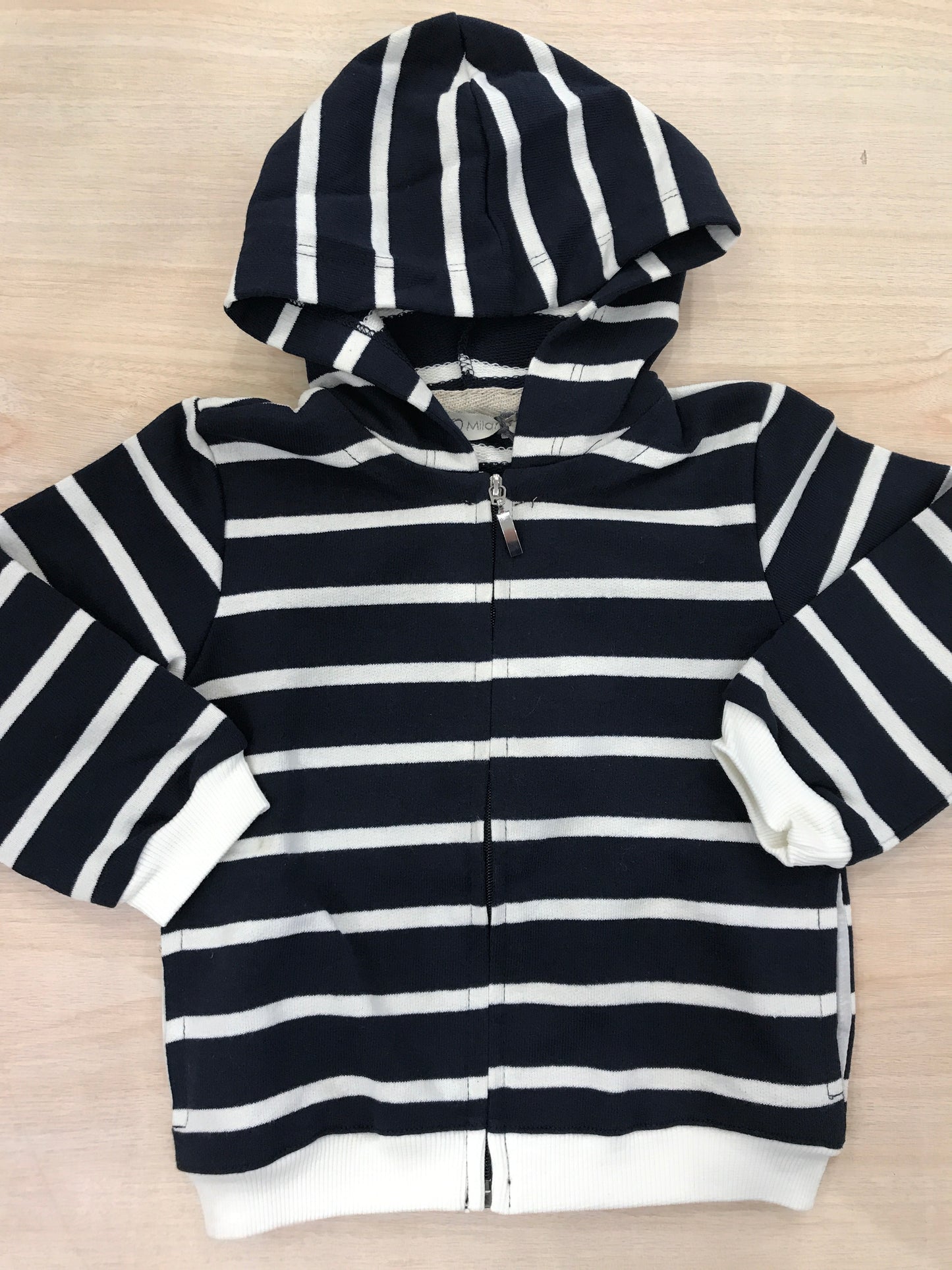 Felpa Jo Milano in cotone bianco e blu a righe con zip e cappuccio