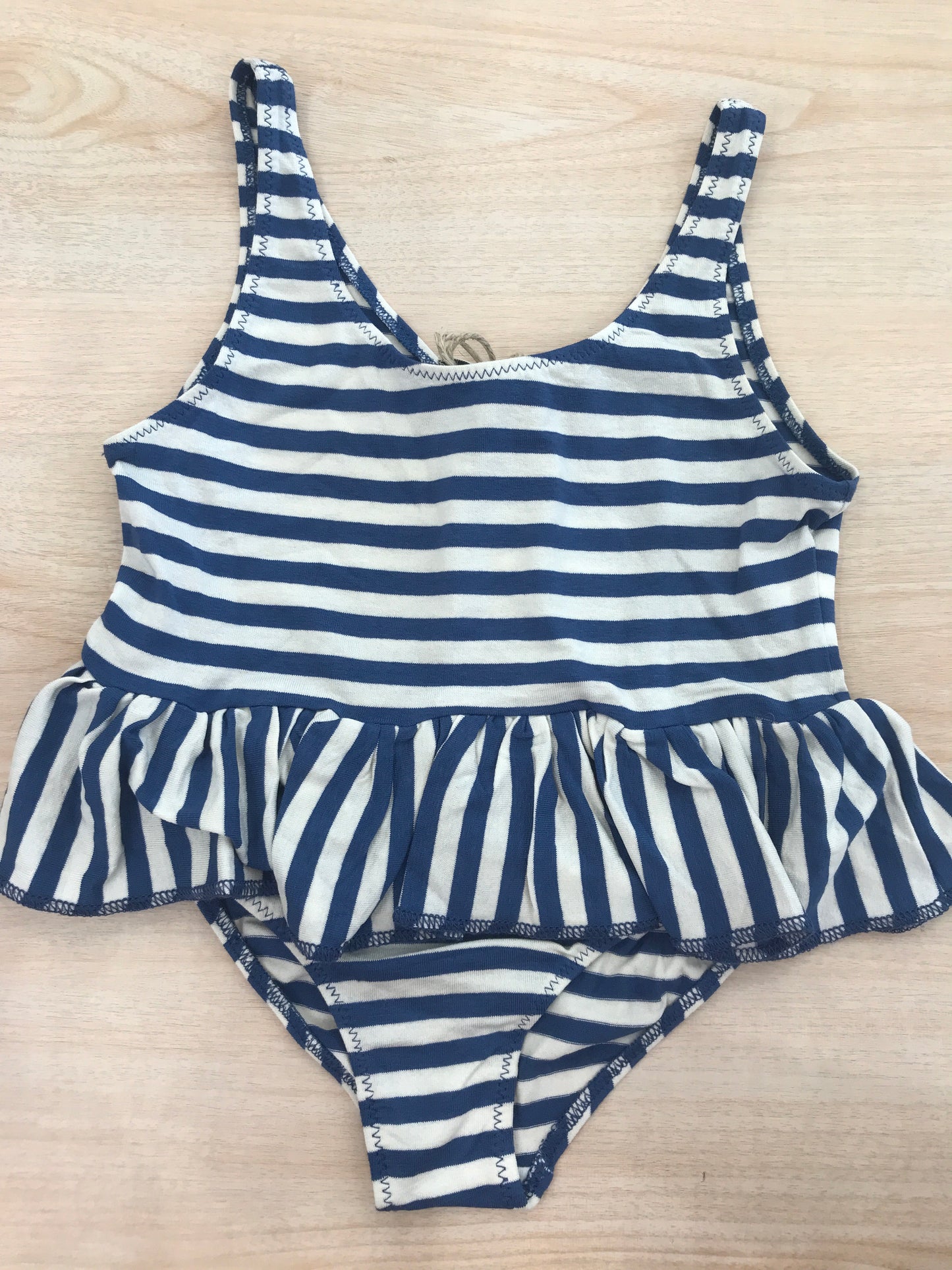 Costume Maperò intero con rusche a righe bianche e blu con bretelle